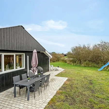 Eloise - 400m From The Sea By Interhome