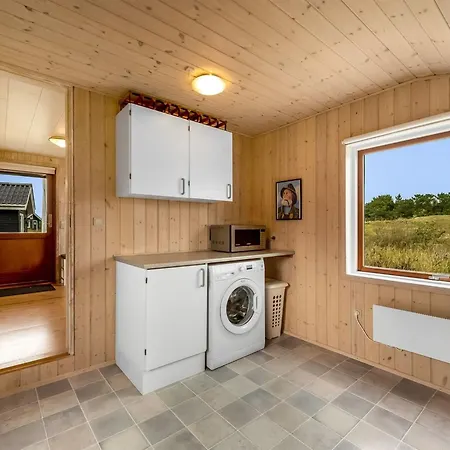 Eloise - 400m From The Sea By Interhome