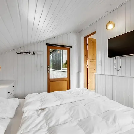 Eloise - 400m From The Sea By Interhome