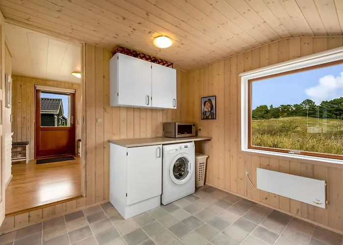 Eloise - 400m From The Sea By Interhome