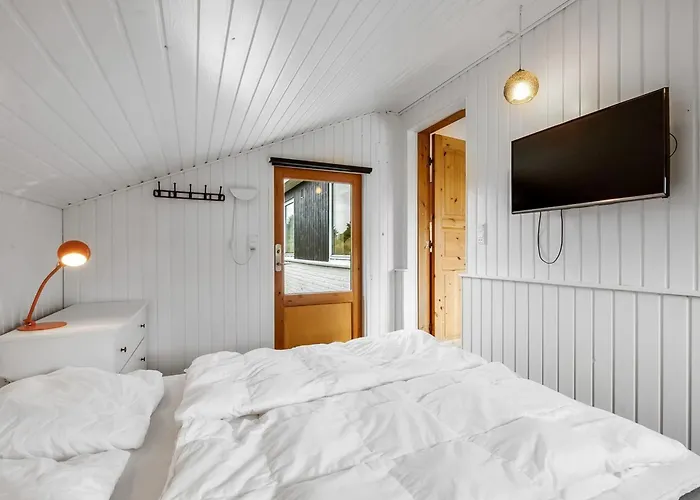 Eloise - 400m From The Sea By Interhome